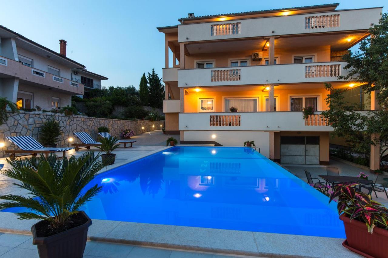 Apartments With Pool Ivana Krk Крк Экстерьер фото